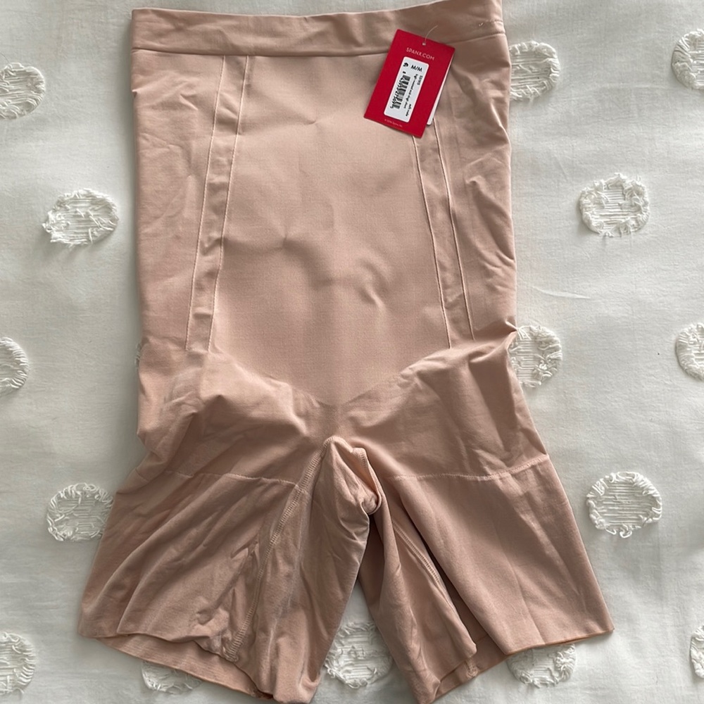 OnCore High-Waisted Mid-Thigh Short
